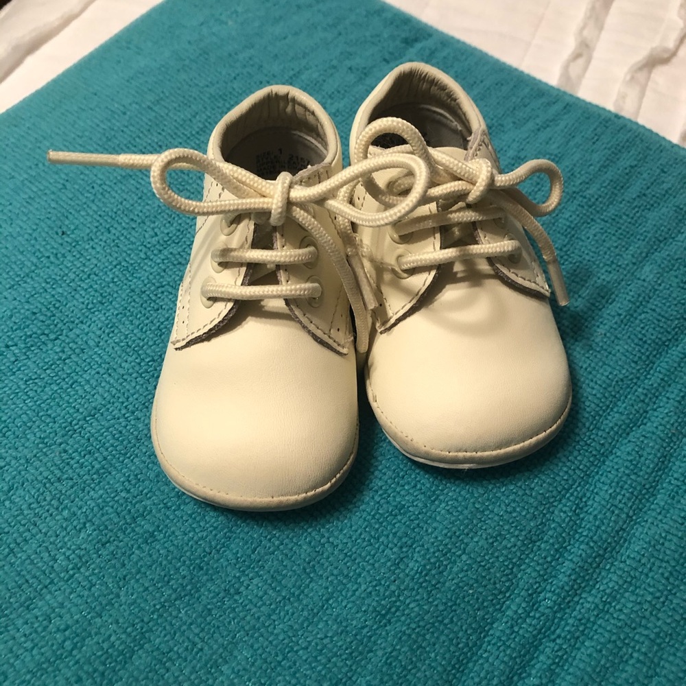 Infant Boy Size 1 Cream Shoe
